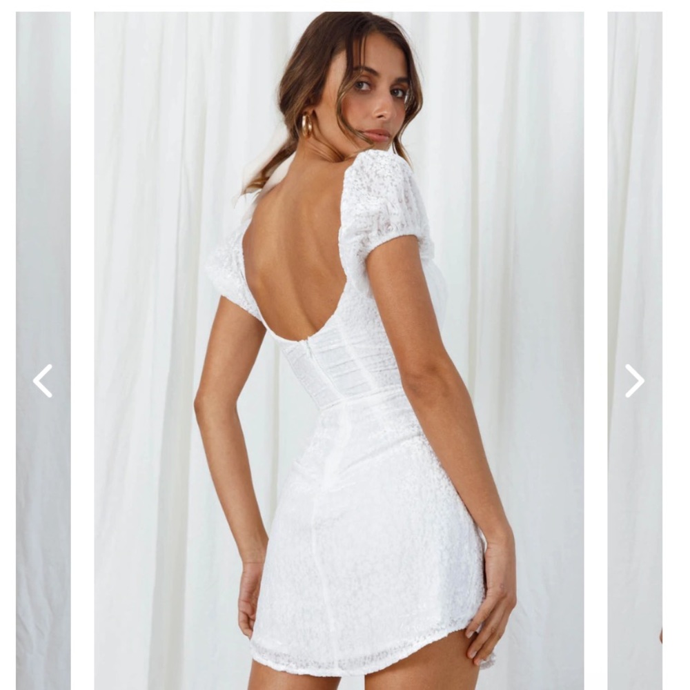 White selfie Leslie dress small